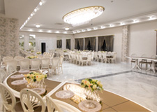 Davet evi sahne ve pist küçük